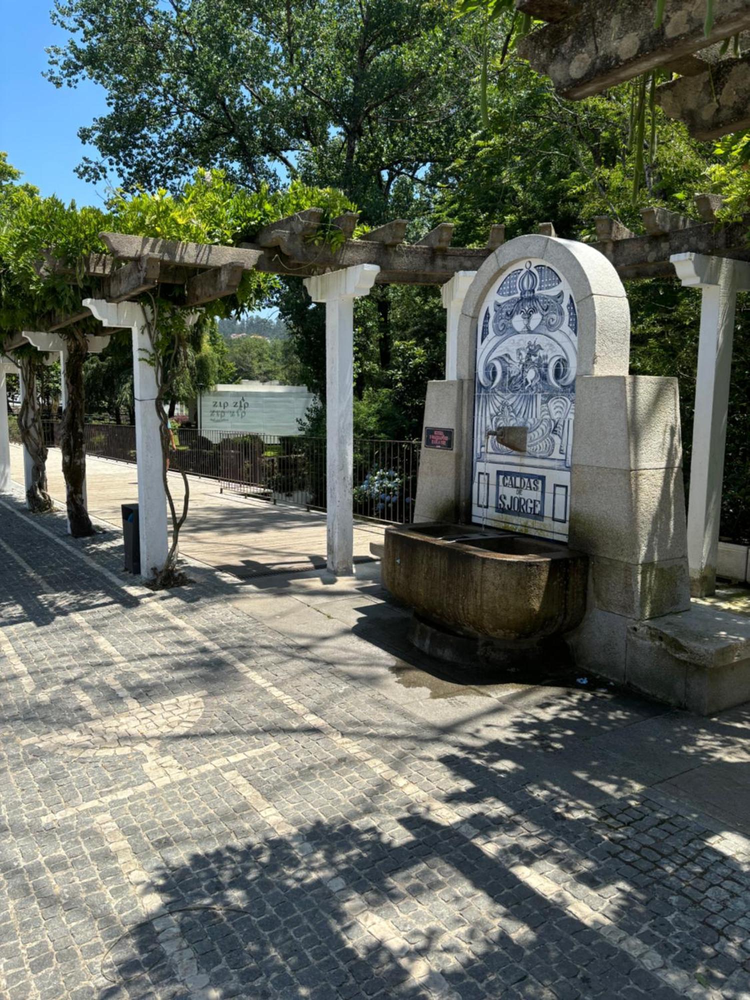 Aconchego Home Caldas de Sao Jorge Exterior photo